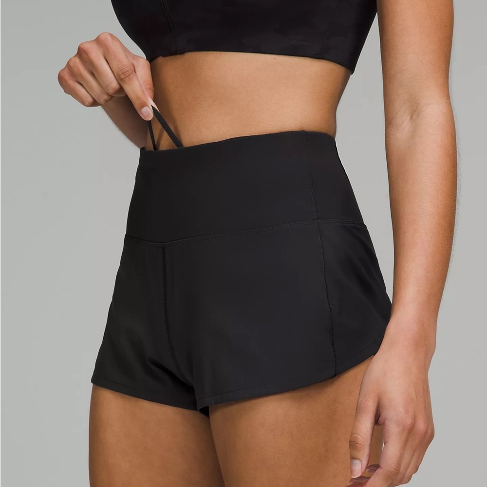 Lululemon Speed Up High-Rise Lined Short 2.5". Size 14